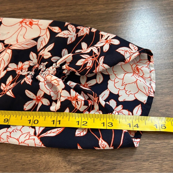 ❤️ Banana Republic Navy and Pink Floral Blouse S - Picture 11 of 11